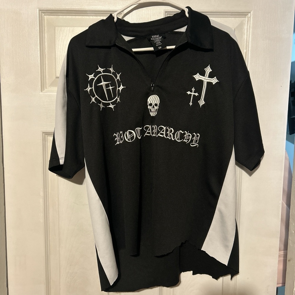Black and White skull and cross shirt